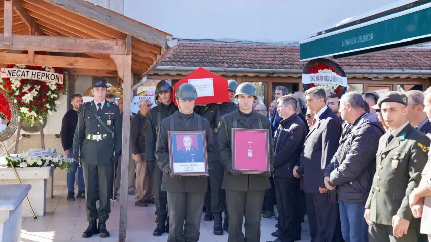 Kamuran Orhon İzmir’de defnedildi (3)