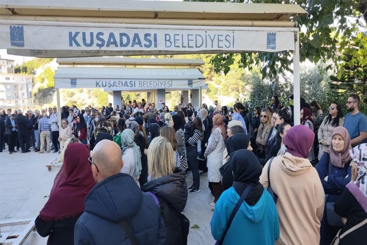 Sosyal Medya Fenomeni Ayşenur Parlak son yolculuğuna uğurlandı