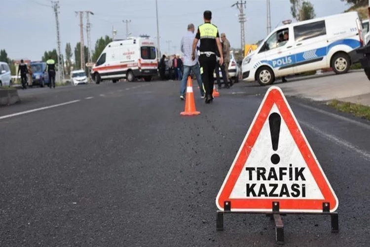 Trafik ışıklarında korkunç kaza: 1 kişi öldü, 1 kişi yaralandı