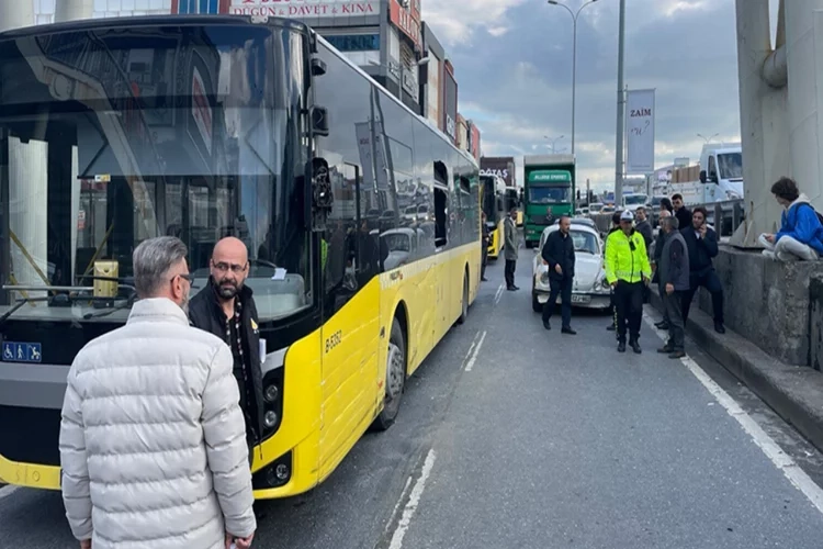 İstanbul Avcılar'da İETT otobüsü zincirleme kazaya karıştı