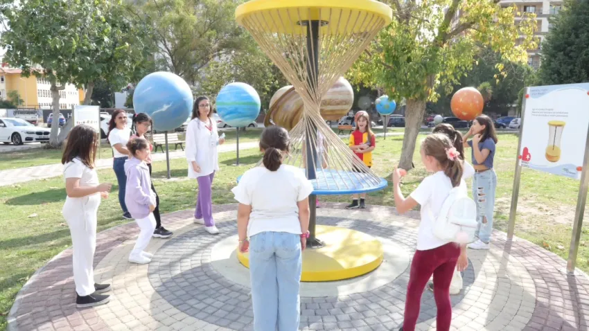 Bayraklı’da çocuklar akıl ve zeka atölyelerinde buluştu (3)