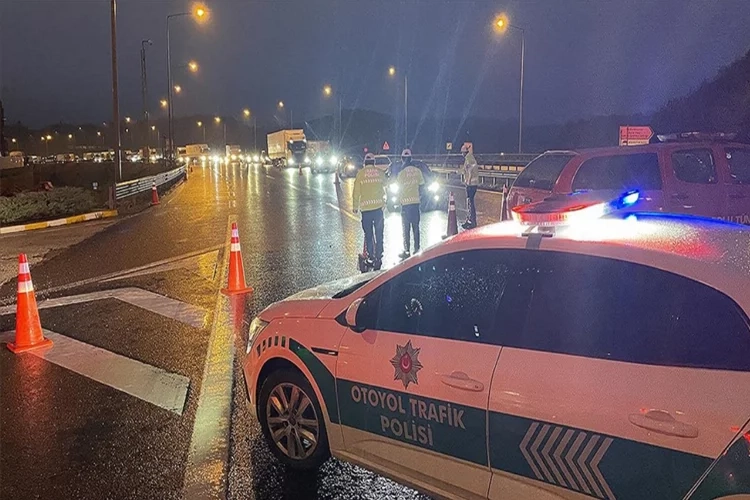 Anadolu Otoyolu Bolu Dağı Tüneli kapatıldı! haberinin görseli