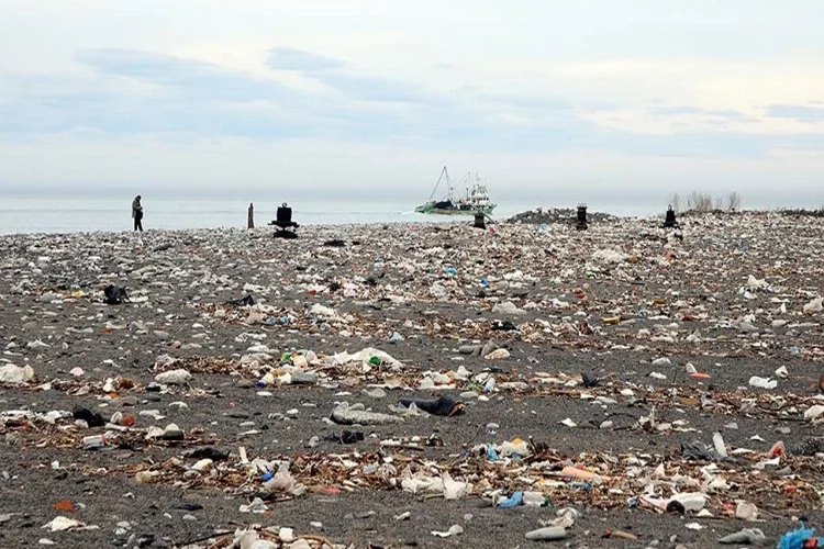 Çevreyi kirleten tesisler ile deniz araçlarına ceza yağdı