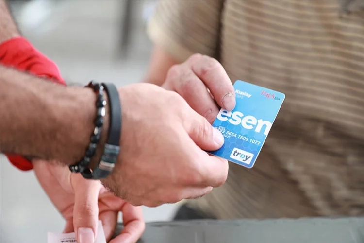 Esen Kart 11 ilde 64 bini aşkın afetzede aileye ulaştırıldı haberinin görseli