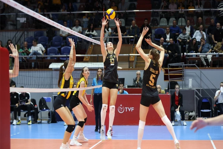 İzmir'in Sultanları evinde kazandı: Göztepe- Vakıfbank B: 3-0(Maç sonucu)