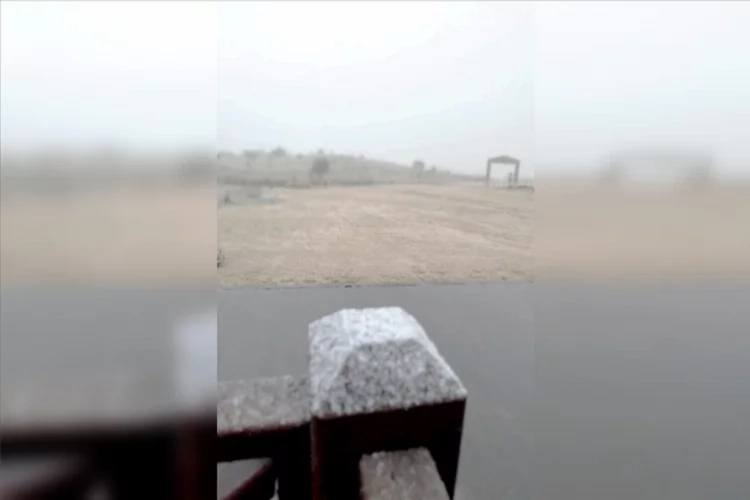 Keltepe Kayak Merkezi'ne mevsimin ilk karı yağdı haberinin görseli