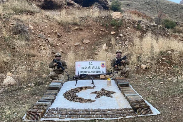 Hakkari’de operasyon: PKK’ya ait mühimmat ele geçirildi haberinin görseli