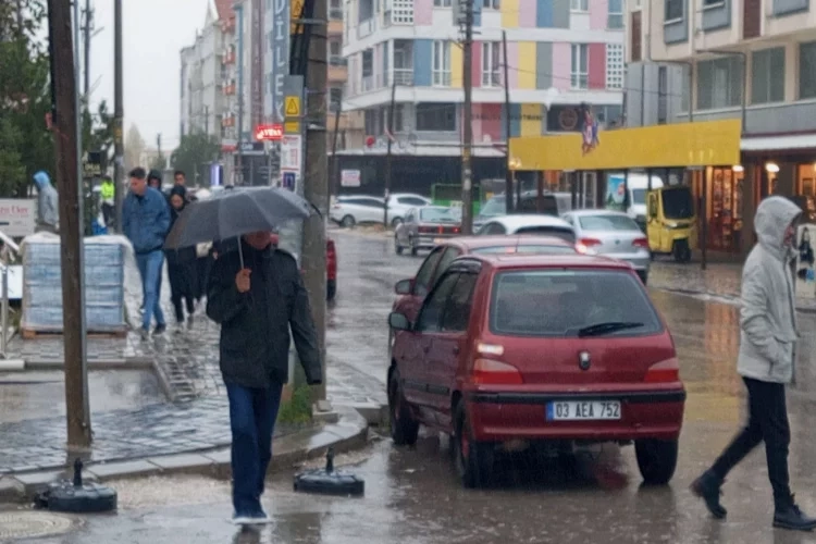 Afyonkarahisar sağanak yağışın etkisinde!