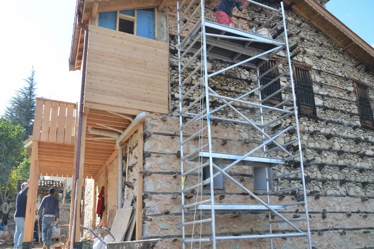 Antalya’nın tarihi düğmeli evleri restore ediliyor haberinin görseli