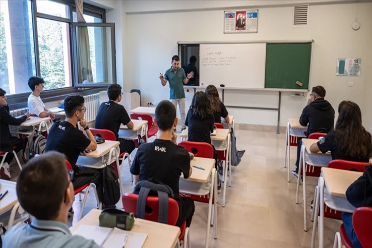 Yargıtay'dan öğretmenlere kötü haber: Ek ders ücreti de haczedilebilecek haberinin görseli