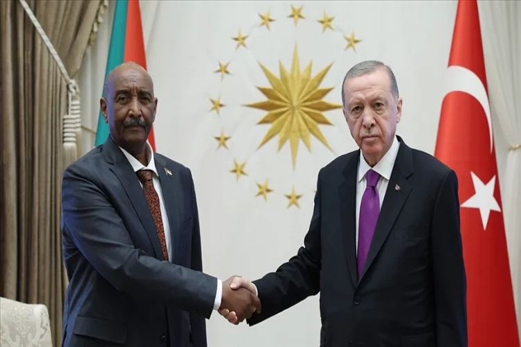 Cumhurbaşkanı Erdoğan, Sudan Egemenlik Konseyi Başkanı Burhan'la görüştü