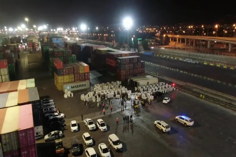 Mersin Limanı’nda dev uyuşturucu operasyonu! haberinin görseli