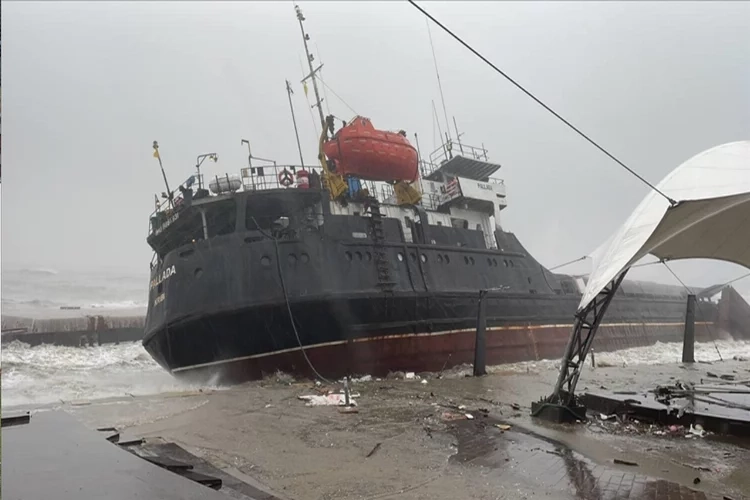 AFAD'dan Zonguldak'ta fırtınadan etkilenen gemilerle ilgili açıklama haberinin görseli