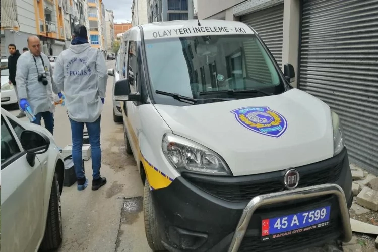 Asansörde ölü bulunan anne ve kızının komşuları gözaltında haberinin görseli