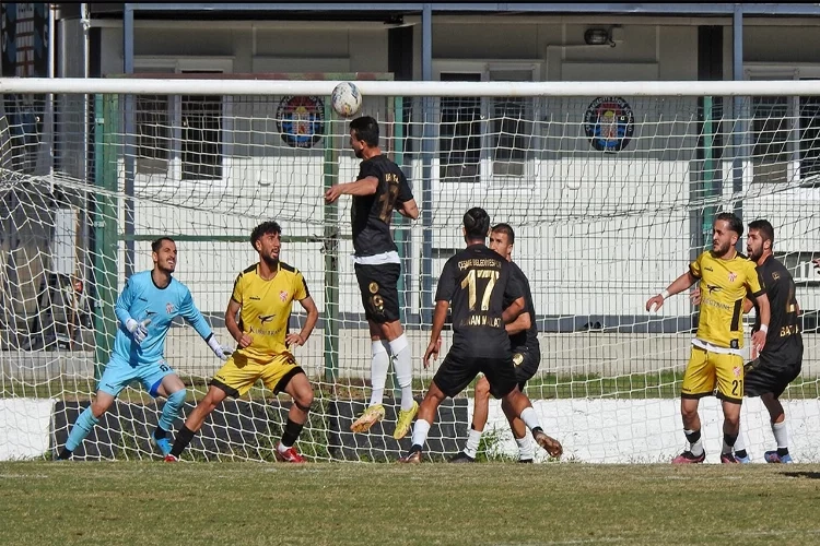 Çeşme Belediyespor grup lideri oldu haberinin görseli