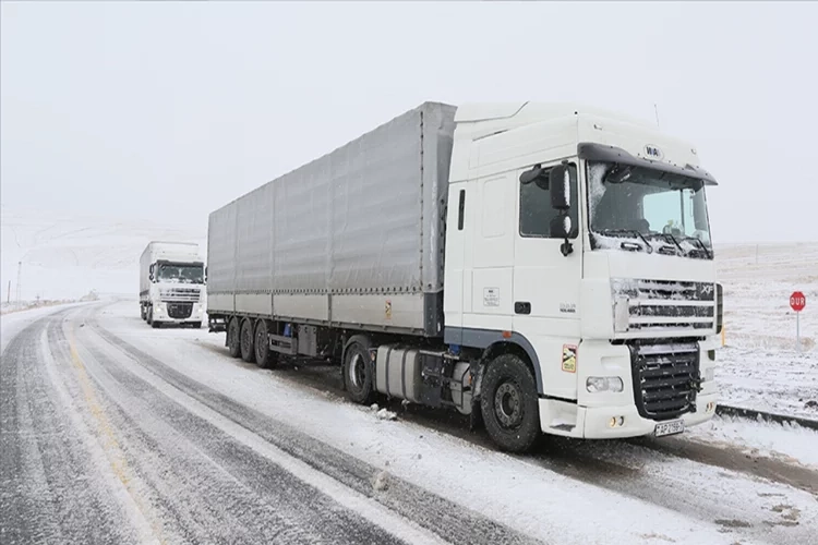 Erzurum, Kars ve Ardahan'daki bazı yollar kapatıldı! haberinin görseli