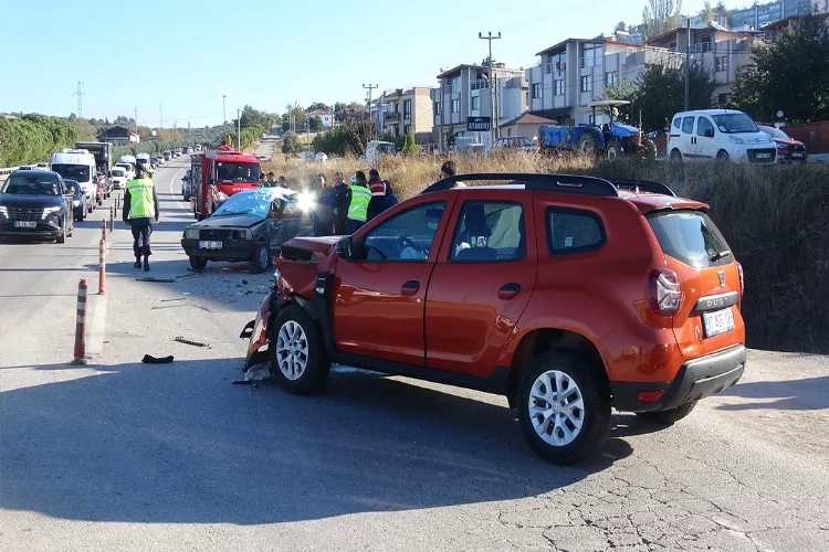 Çanakkale’de kaza: İki otomobil çarpıştı