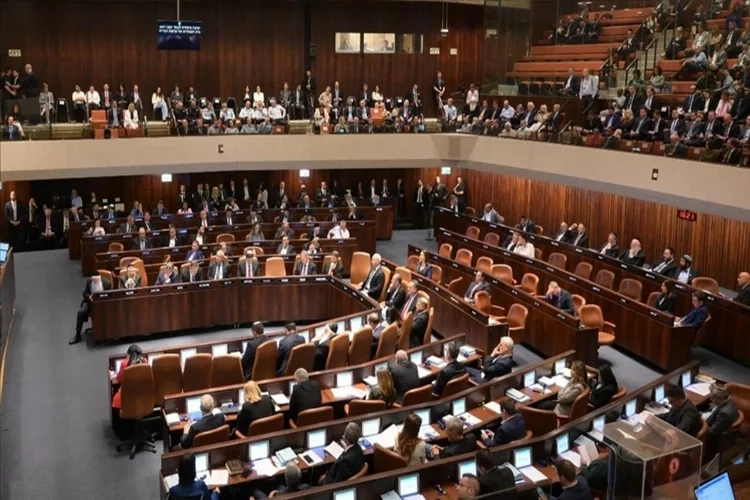 İsrail Meclisi'nde gergin anlar! haberinin görseli