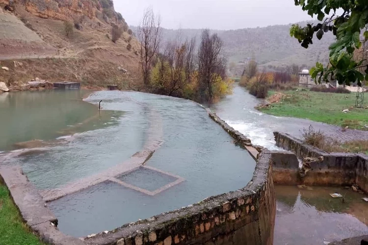Havuzlar şiddetli yağışlarla taşma noktasına geldi haberinin görseli