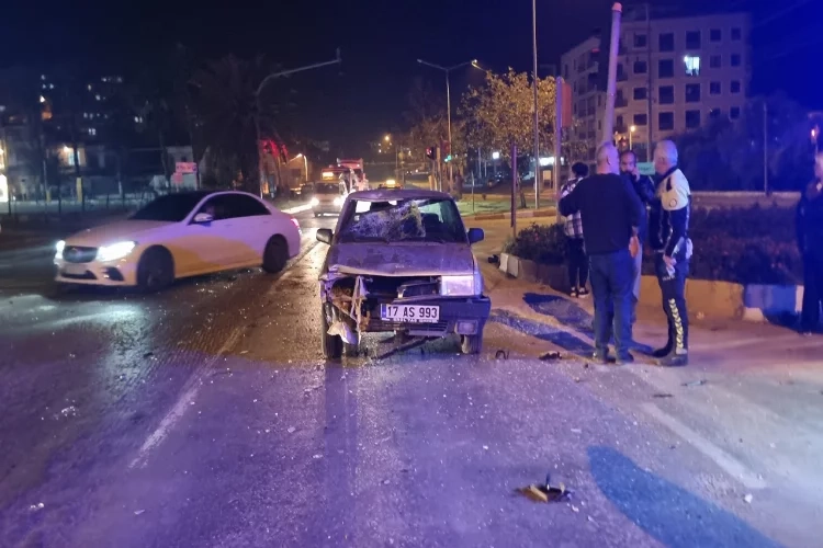 Milas'ta otomobil ve motosiklet çarpıştı: 2 yaralı