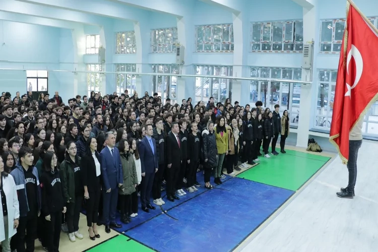 Muğla’da öğrencilerin ders mesaisi başladı haberinin görseli