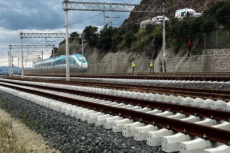 Yüksek Hızlı Tren vatandaşa çarptı haberinin görseli