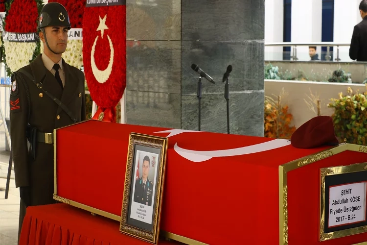 Şehit Abdullah Köse son yolculuğuna uğurlandı haberinin görseli