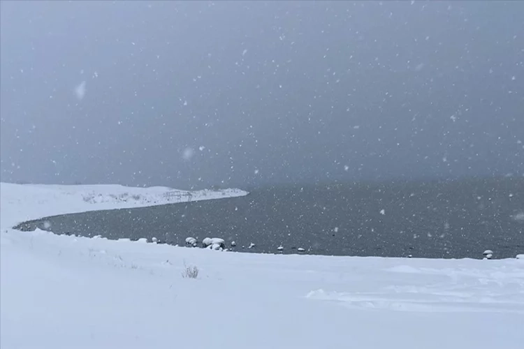 Olumsuz hava koşulları nedeniyle bazı illerde eğitime ara verildi