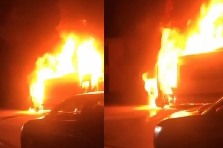Kocaeli’de servis minibüsü cayır cayır yandı haberinin görseli