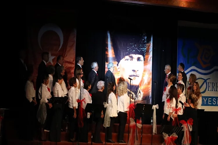 Narlıdere’de Türk Halk Müziği Korosu, unutulmaz bir gece yaşattı