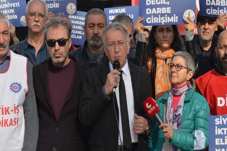Ülkedeki gidişata ‘dur’ demek için… ‘Demokrasi’ ve ‘adalete’ açık çağrı haberinin görseli