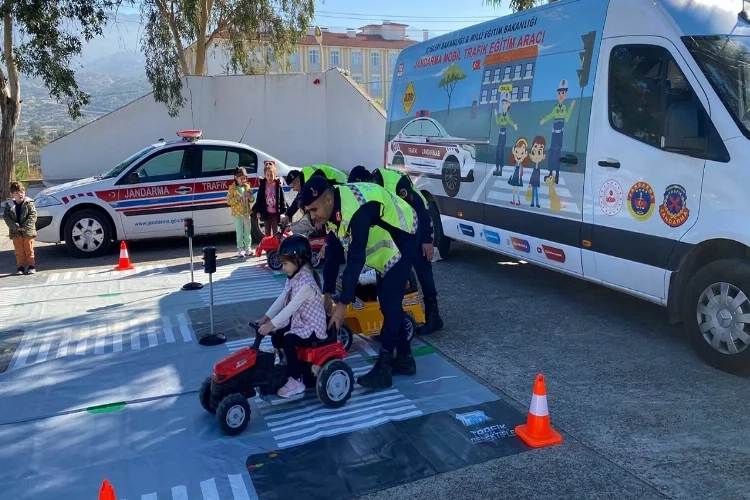 Aydın'da öğrencilere trafik eğitimi verildi