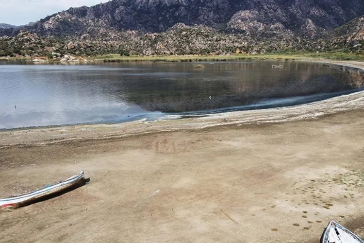 Alabora olan kayıktaki baba öldü, oğlu kurtuldu haberinin görseli