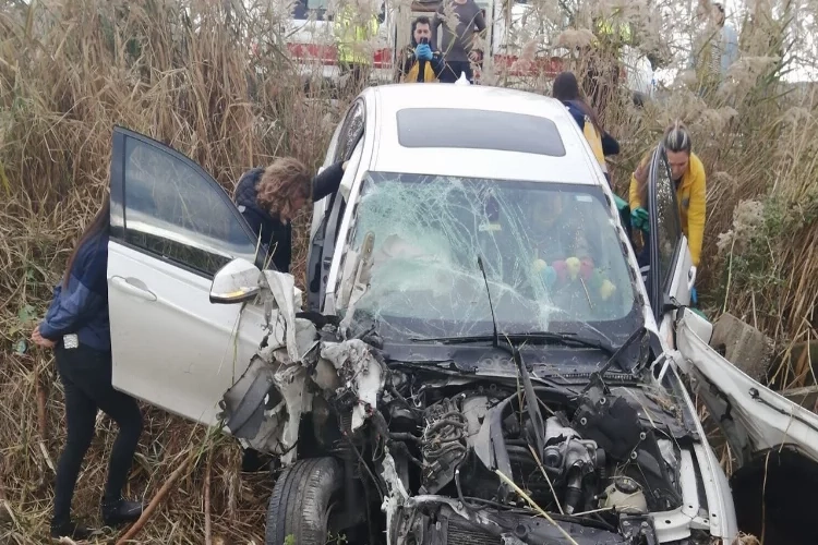 Aydın’da trafik kazası: Otomobil tarlaya uçtu