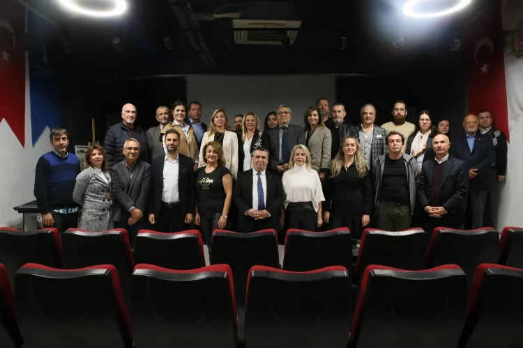 İzmir’i yeniden inşaa edebiliriz haberinin görseli