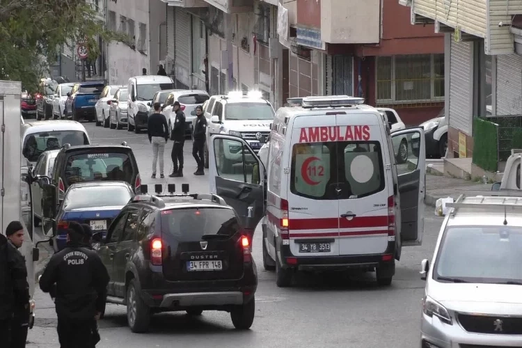 İstanbul'da dehşet: Eşini ve üvey kızını sokak ortasında öldürdü