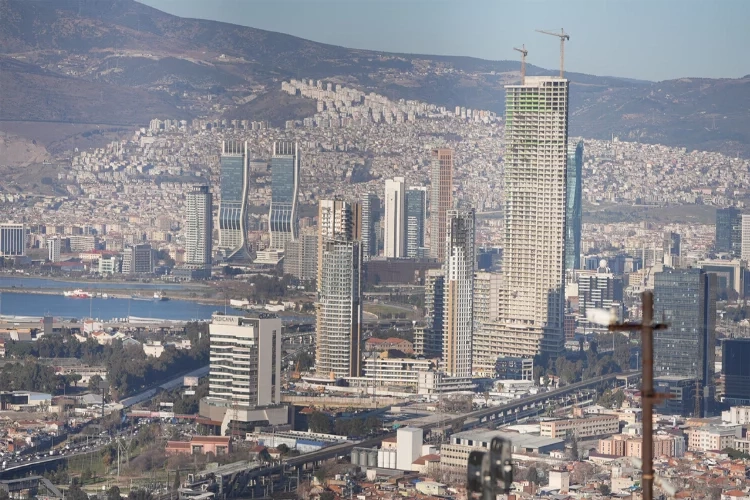 Haydar Özkan Bayraklı için yola çıktı… CHP’den aday adayı