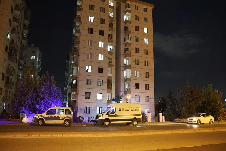 Evde doğum yaptı ve bebeğiyle birlikte ölü bulundu haberinin görseli