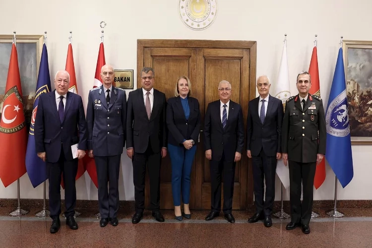 Bakan Yaşar Güler, Bulgaristan ve Romanya Savunma Bakanı Yardımcılarını kabul etti   haberinin görseli