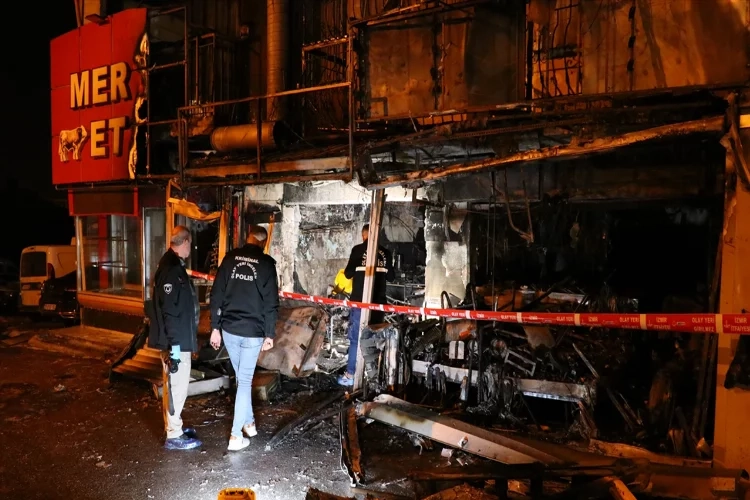 İzmir haber: Karabağlar'da yangın çıktı, dükkan küle döndü haberinin görseli