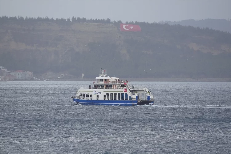 Çanakkale'de tüm feribot seferleri iptal edildi