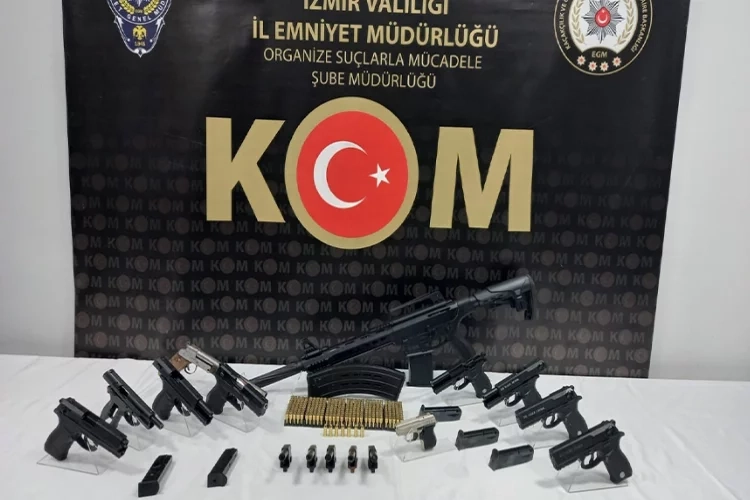 İzmir haber: Silah ticareti yapan şebeke çökertildi haberinin görseli