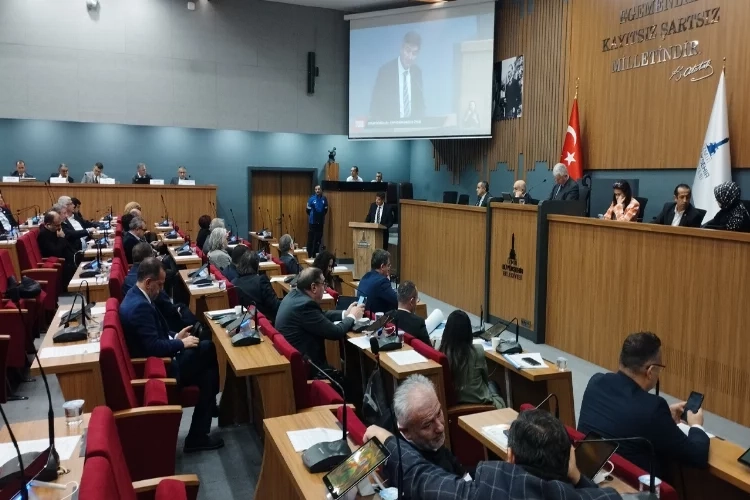 3 yıllık şortu ortaya çıkardı… Boztepe: Tunç Soyer’in Körfez’de yüzmesini istemeyiz haberinin görseli