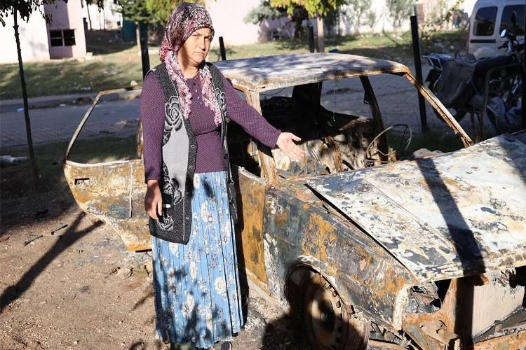 Zehir tacirleri dehşet saçtı: Önce oğlunu dövdüler, sonra otomobili yaktılar