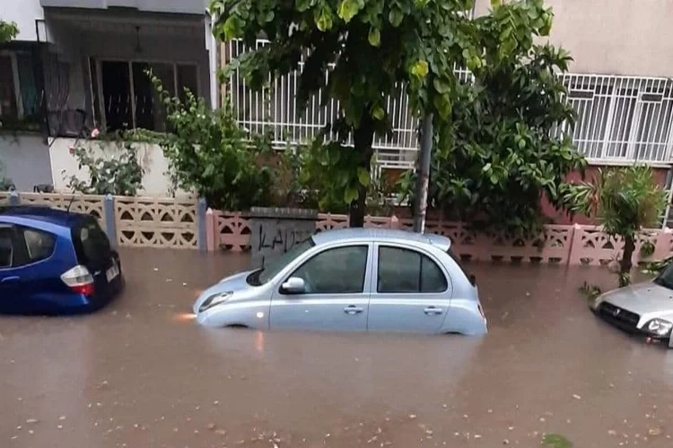 Meteorolojiden Manisa için sağanak uyarısı haberinin görseli