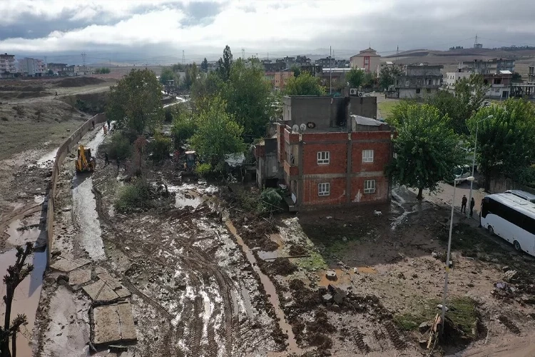 Batman ve Zonguldak’ta selden etkilenen hanelere destek haberinin görseli