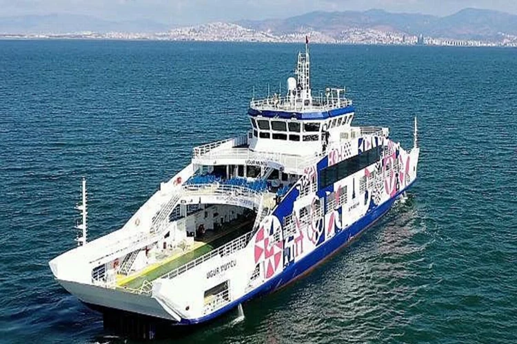 İzmirlilere fırtına engeli: Vapur seferleri iptal edildi haberinin görseli