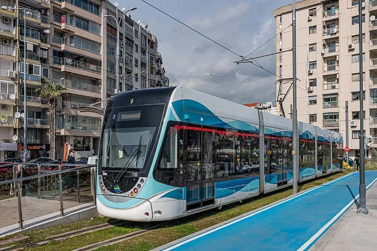 İzmir'de tramvay kazası!