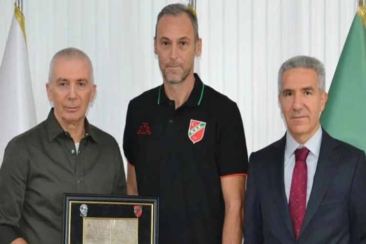Karşıyaka voleybolda Gökhan Öner dönemi haberinin görseli