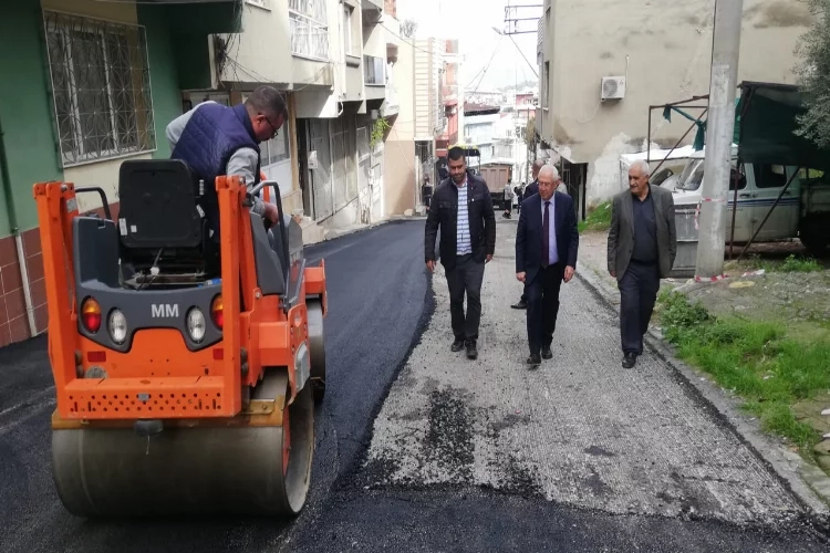 Karabağlar'da asfaltlama çalışması sürüyor